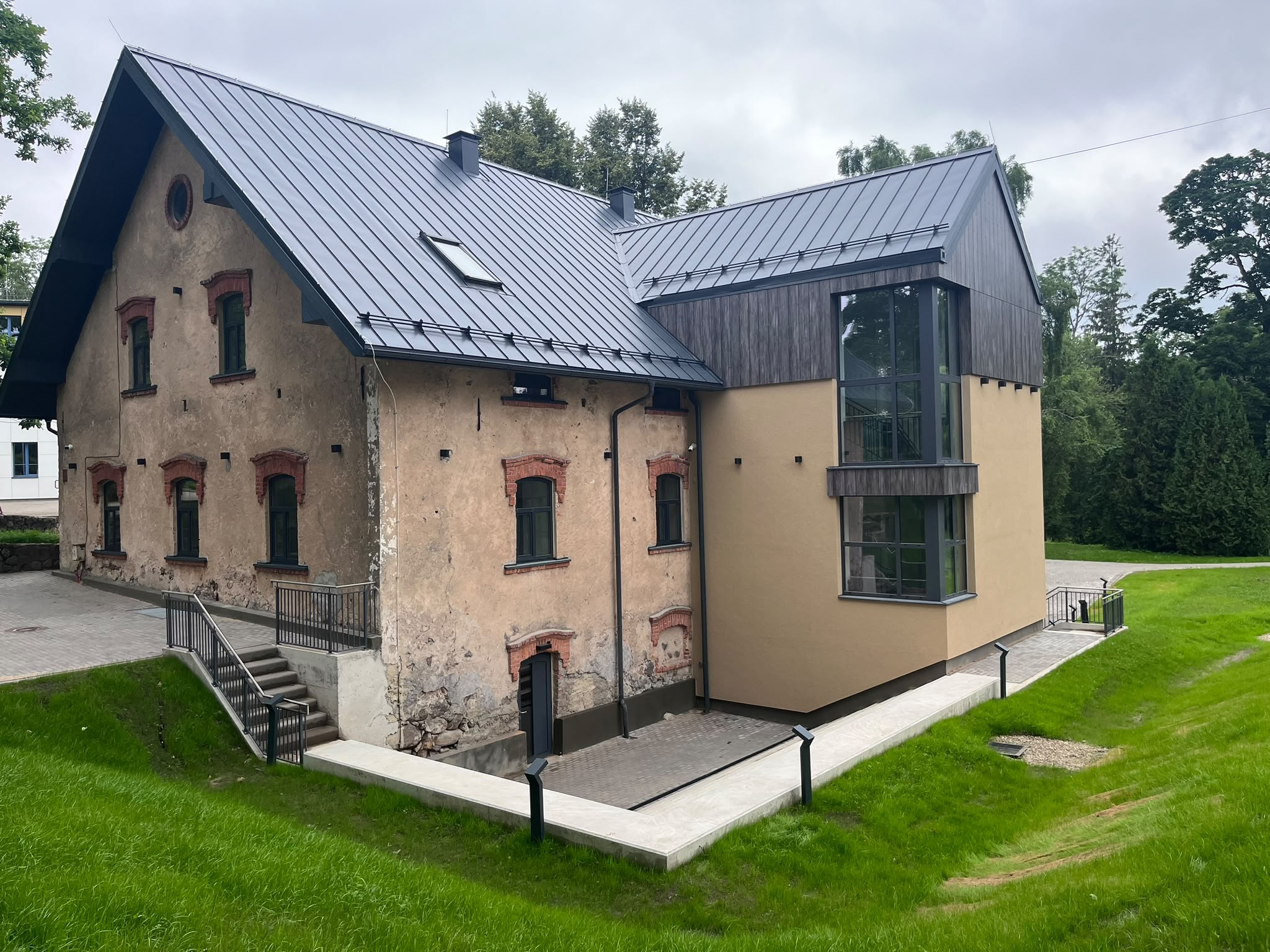 Raunas pamatskolas ēkas pārbūve